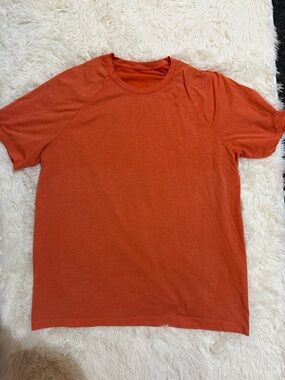 lululemon athletica Men's Short Sleeve Crew Tee - Orange